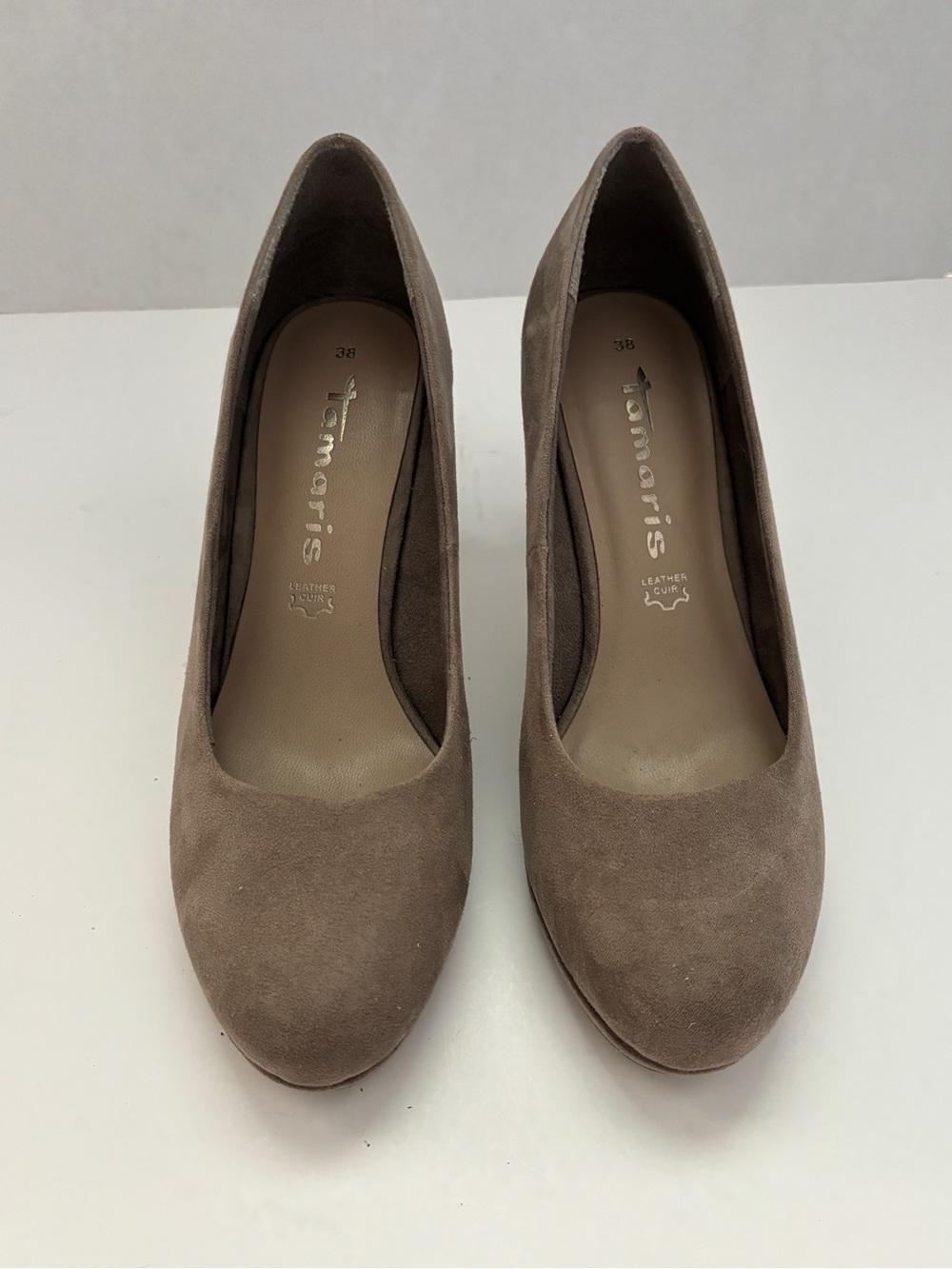 Tamaris Taupe Suede Round-Toe Pumps EU 38